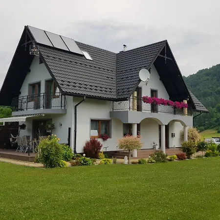 I U Ilony 农家乐 *